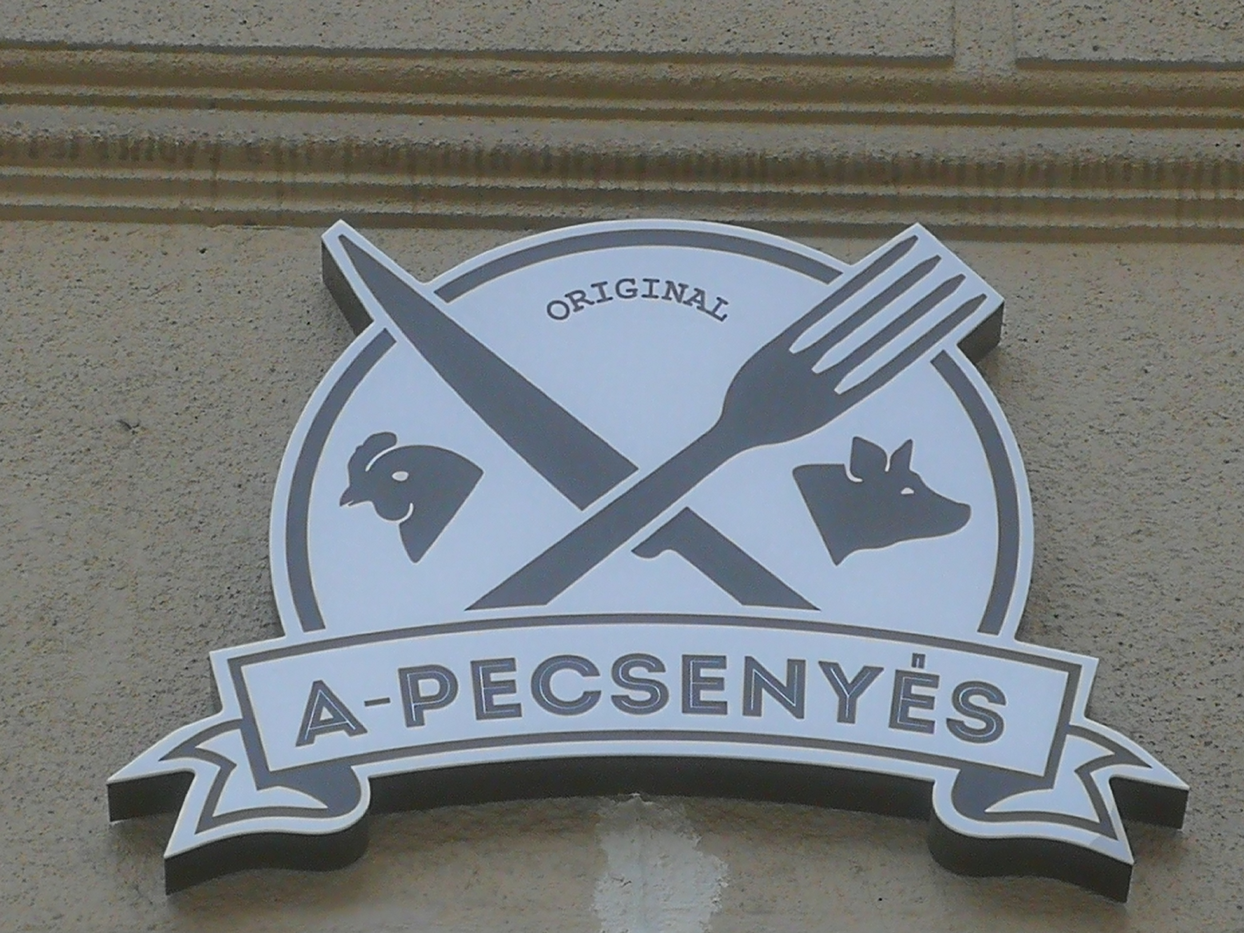 https://www.reklamtablamester.hu/sites/default/files/alakos_vilagito_cegtabla_0.jpg