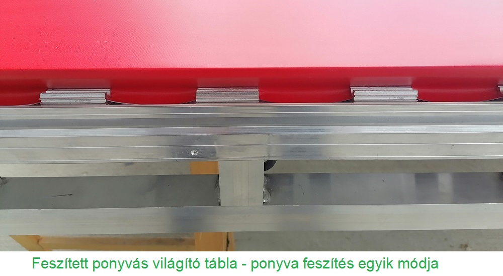 Feszített_ponyvás_világító_tábla_ponyva_feszítés